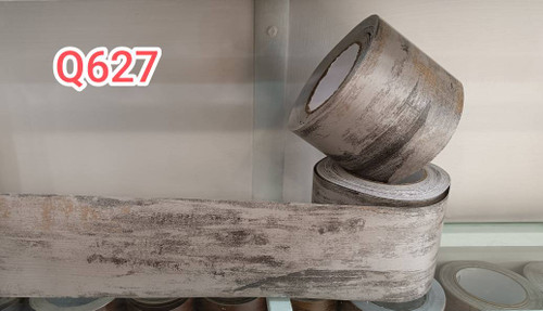 برچسب قرنیزی کد Q627 طرح چوب بژ با رگه های طلایی و مشکی