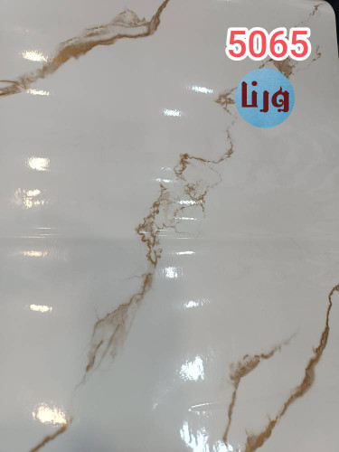 برچسب کابینت و کاشی و سرامیک کد 5065 طرح سنگ های گلس سفید با رگه های طلایی