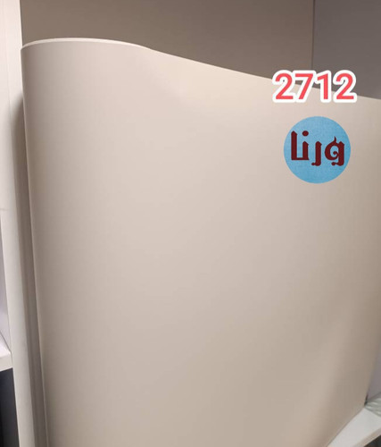 نمای نزدیک از لایه زیرین و چسب شیاردار بابل فری در رول برچسب نسکافهای سافت تاچ کد ۲۷۱۲