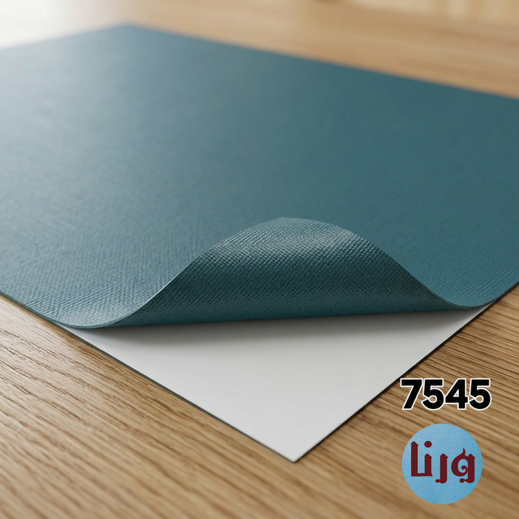 برچسب کابینت طرح کنف کله غازی کد 7545 با گوشه بلند شده برای نمایش لایه چسب و کاغذ پشتی