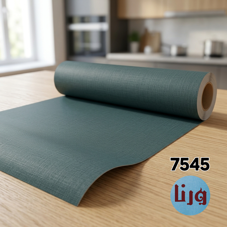 رول برچسب کابینت طرح کنف کله غازی کد 7545 با روکش مات 80 میکرون روی میز چوبی، نمایش بافت پارچهای ظریف و رنگ واقعی محصول