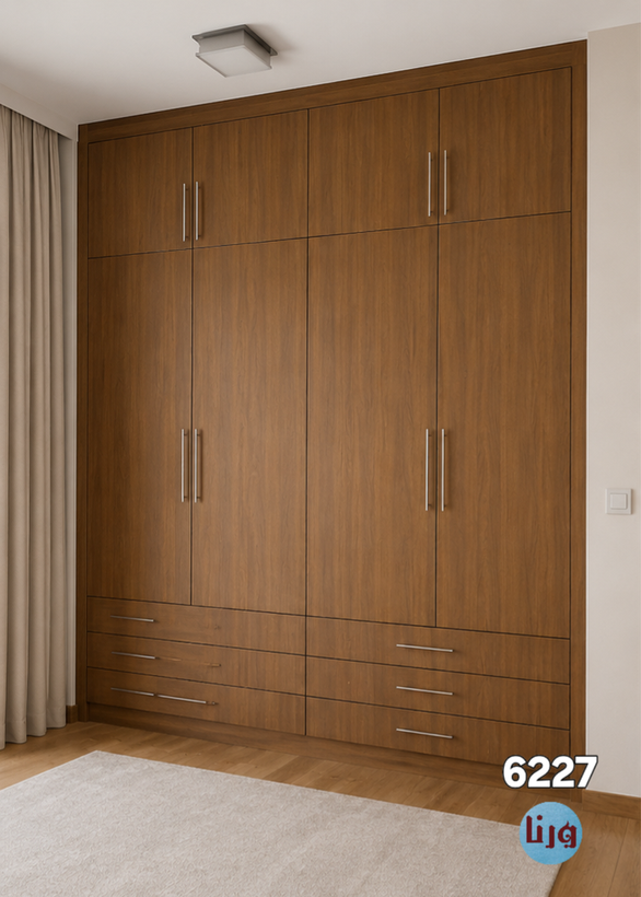 کمد دیواری مدرن روکش شده با برچسب کابینت طرح چوب قهوهای بلوط کد 6227، روکش PVC خودچسب با رگههای طبیعی چوب، مناسب نوسازی کمد و دکوراسیون داخلی منزل.