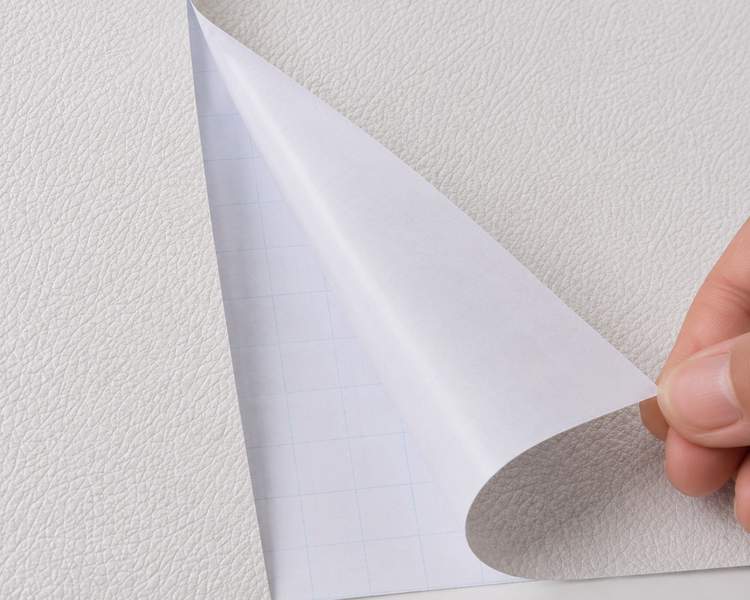 نمای پشت برچسب کابینت طرح چرم سفید کد 7284 با چسب قوی و خطوط راهنمای نصب