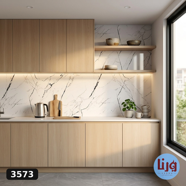 نمونه اجرای برچسب طرح سنگ سفید روی بکاسپلش و کابینت آشپزخانه مدرن