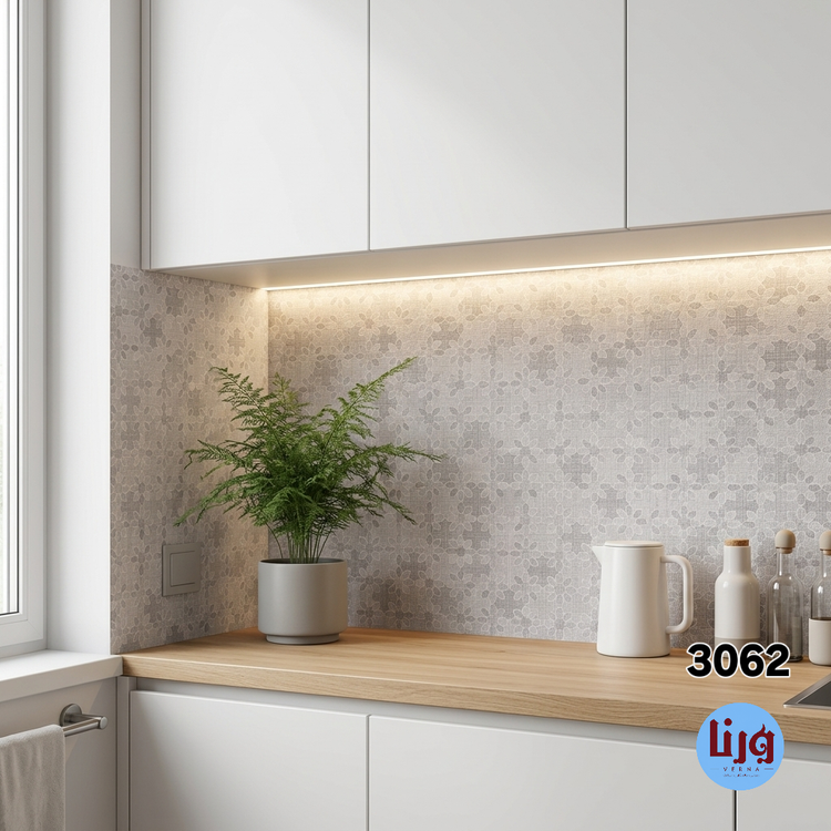 استفاده از برچسب بین کابینتی طرحدار طوسی در دکوراسیون آشپزخانه مدرن