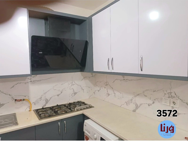برچسب کابینت طرح سنگ مات سفید رگه مشکی کد 3572 عرض 90 سانتیمتر | روکش PVC خودچسب